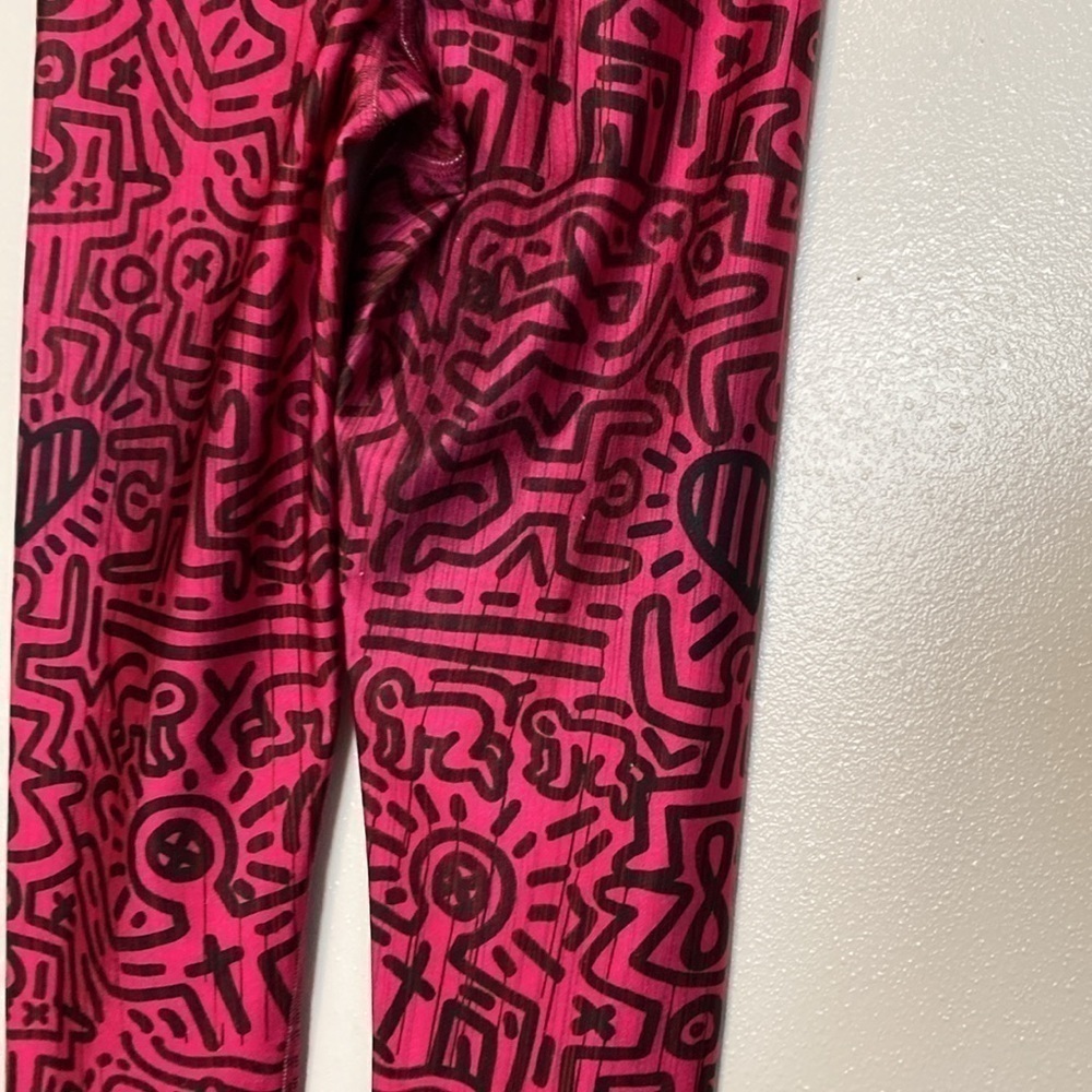 Terez X Keith Haring Printed Tall Band Legging Hanging Hearts in Harmony Pink xs - Picture 7 of 12